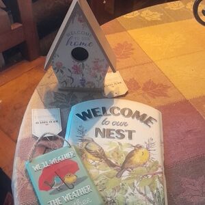 Floral Birdhouse and Plaque Set - Cream and Blue